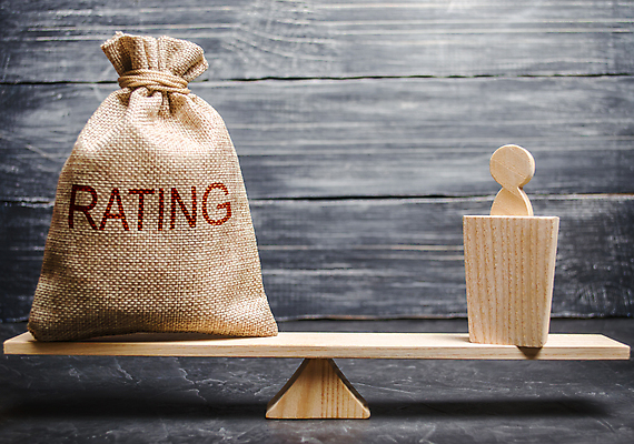 포토 JPG 해외이미지 컨셉 사람모양 사람없음 말_게임 분석 평가 가치평가 수평저울 나무배경 해외포토 모양 백그라운드 저울 게임 파일형식 이미지허브