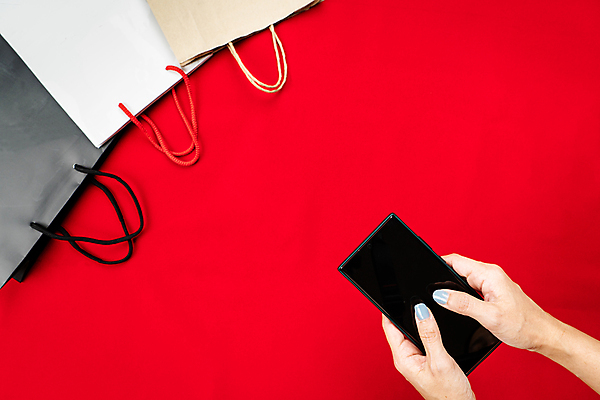 포토 JPG 해외이미지 손 디자인 배너 계절 행복 포스터 종이 백그라운드 컨셉 크리스마스 겨울 가방 비즈니스 텍스트 선물 이벤트 사람없음 빨간색 스마트폰 쇼핑백 꼬리표 라벨 세일 우주 상점 검은색 축제 흰색 시장 구매 주식 가격 11월 사이버 충격 온라인 승진 금요일 월요일 재고정리 특별함 스타일 카피스페이스 제의 해외포토 잡화 기념일 감정 컬러 프레임 신체부위 금융 핸드폰 스마트기기 쇼핑 공백 날짜 요일 파일형식 이미지허브