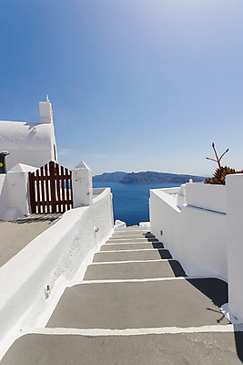 포토 JPG 해외이미지 전통 행복 유럽 종교 문화 바다 섬 여행 십자가 건축양식 자연 하늘 호텔 휴가 산 주택 파노라마 풍경 사람없음 건물 물 여름 파란색 종 흰색 도시 지중해 그리스 휴양지 화산 타운 산토리니 그리스인 스타일 해외포토 자연요소 서양인 건축물 계절 건축 감정 나라 컬러 숙소 촬영기법 장소 생태계 파일형식 이미지허브