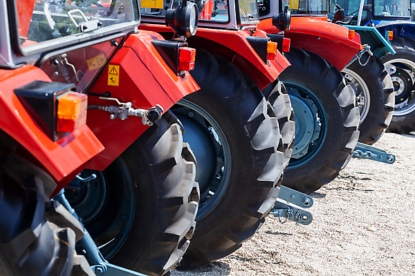포토 JPG 해외이미지 산업 밭 농업 비즈니스 교통시설 새로움 사람 사람없음 농장 기계 장비 수확 시골 바퀴 시장 결합 5월 전시회 쇼 트랙터 공학 공평 밭일 세르비아 해외포토 교육 교통 컨셉 전시 날짜 농기계 시설 특수차량 파일형식 이미지허브