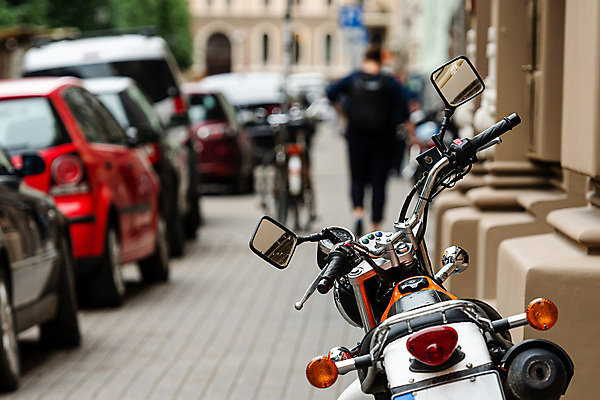 포토 JPG 해외이미지 라이프스타일 디자인 도로 스포츠 여행 백그라운드 교통시설 자동차 거리 사람없음 야외 건물 여름 빛 운동 반사 금속 자전거 힘 거울 운전 오토바이 도시 보행자 클래식 승차 소프트포커스 주차 브레이크 묘사 속도 타이어 타운 엔진 모터 블러 스타일 해외포토 건축물 계절 길 육상교통 교통 컨셉 모션 재질 촬영기법 건강 생활 바이크 시설 파일형식 이미지허브