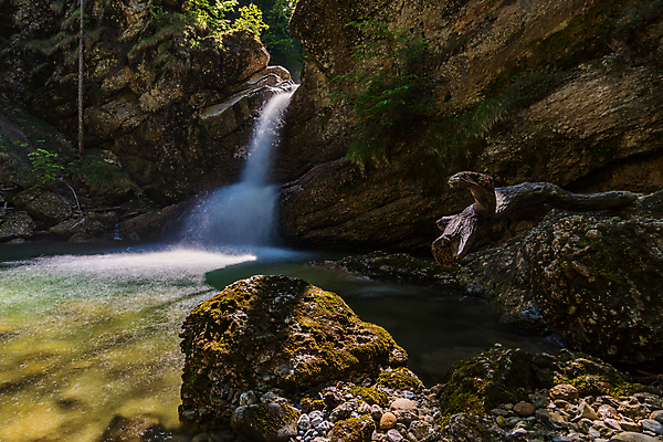 포토 JPG 해외이미지 주간 나무 여행 자연 휴가 휴식 산 사람없음 야외 물 강 골짜기 계곡 맑음 수영 폭포 하이킹 흐름 조약돌 시골 개울 급류 숲 바이에른 해외포토 자연요소 식물 컨셉 레저 날씨 독일 돌_바위 수상스포츠 생태계 파일형식 이미지허브