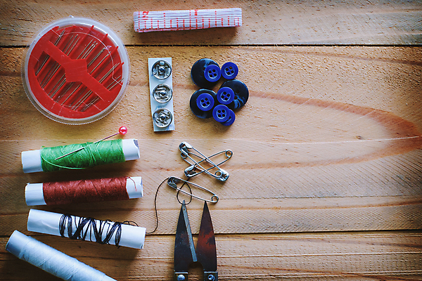 포토 JPG 해외이미지 디자인 백그라운드 컨셉 장신구 탁자 프레임 취미 사람없음 파란색 세트 유행 우주 장비 흰색 공구 직물 업무 그룹 플랫 실 수리 정상 바느질 자르기 수집 측정 질감 테이프 위치 실타래 조립 재단 골무 핸드메이드 해외포토 컬러 가구 모션 문구용품 도구 작업 파일형식 이미지허브