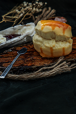 포토 JPG 해외이미지 전통 꽃 음식 빵 백그라운드 채소 재료 자연 디저트 치즈 건강 요리 사람없음 목재 노란색 케이크 식사 저녁식사 어둠 빵집 껍질 흰색 시골 신선 달콤 맛 아침식사 작음 잼 굽기 먹기 유기농 밀가루 버터 프랑스어 이스트 페스츄리 핸드메이드 해외포토 나무 식물 문자 웰빙 컬러 컨셉 모션 유제품 상점 소스_음식 크기 가루 구이 생태계 파일형식 이미지허브