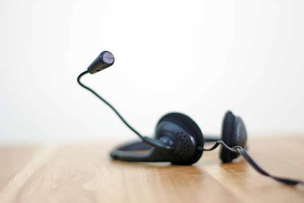 포토 JPG 해외이미지 백그라운드 인터넷 회사 비즈니스 통신 사람없음 노트북 스마트폰 컴퓨터 글로벌 사무실 우주 헤드폰 장비 키보드 도움 센터 전화기 고객 책상 마이크 수화기 서비스 상담 텔레마케팅 부름 목소리 마케팅 운영자 지원 헬프 해외포토 음향기기 가구 컨셉 모션 전자제품 핸드폰 스마트기기 서비스업 파일형식 이미지허브