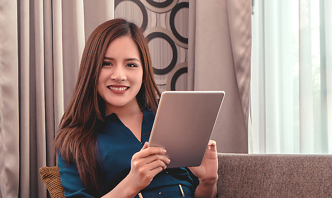 포토 JPG 해외이미지 여자 행복 비즈니스 노동자 주택 한명 사람 앉기 동양인 성인 알약 디지털 비즈니스우먼 해외포토 직업 1 감정 모션 인종 건물 약 직장인 파일형식 이미지허브