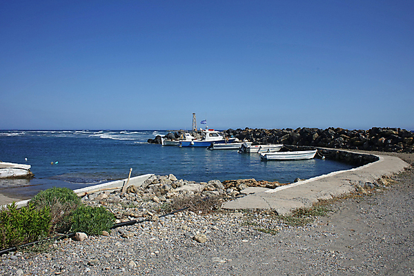 포토 JPG 해외이미지 모래 바다 섬 여행 백그라운드 자연 하늘 휴가 휴식 파노라마 풍경 사람없음 야외 가로 물 여름 파란색 태양 평화 맑음 고요 트래킹 자유 만 보트 그리스 그리스인 내추럴 이국적 터키석 파라다이스 해외포토 자연요소 서양인 계절 유럽 컬러 컨셉 배_교통 레저 날씨 촬영기법 보석 생태계 파일형식 이미지허브