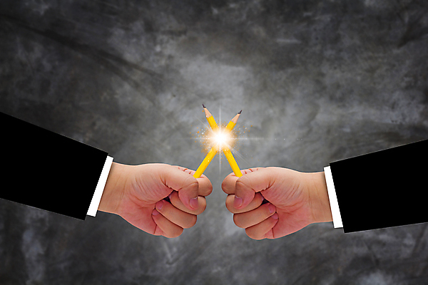 포토 JPG 해외이미지 직업 손 스포츠 컨셉 비즈니스 성공 아이디어 사람없음 연필 노란색 경쟁 도전 게임 흰색 업무 목표 계획 결심 대표 리더 싸움 상승 전략 골 승자 특별함 패기 필승 해외포토 컬러 모션 놀이 학용품 신체부위 필기구 우승 작업 자신감 파일형식 이미지허브