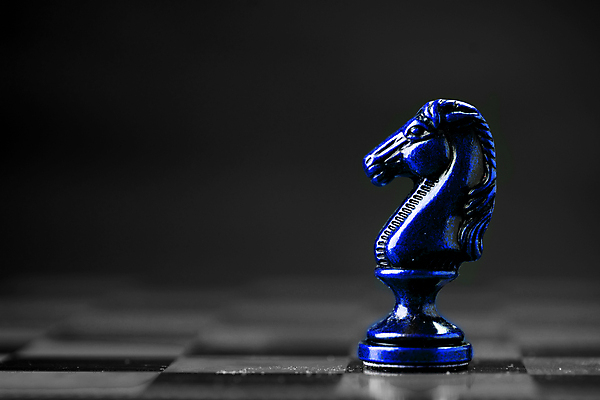 포토 JPG 해외이미지 손 남자 컨셉 비즈니스 성공 안내 사람없음 힘 게임 체스 계획 대표 왕 경영자 리더 진행 경영 해외포토 놀이 사람 신체부위 파일형식 이미지허브