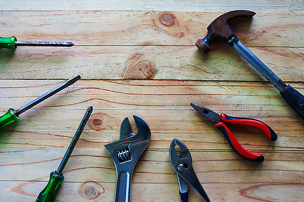 포토 JPG 해외이미지 손 산업 백그라운드 자동차 탁자 주택 손잡이 사람없음 목재 빨간색 세트 우주 금속 검은색 장비 과학기술 수확 기구 공구 나사 스패너 업무 작업실 수리 콘센트 전기에너지 정상 망치 수집 목수 오브젝트 서비스 목공예 고정 펜치 정비공 유지 조립 배관공 업그레이드 철강 하드웨어 해외포토 나무 직업 육상교통 컬러 가구 농업 재료 재질 기술 건물 신체부위 컴퓨터 에너지 도구 작업 기술자 공예 파일형식 이미지허브