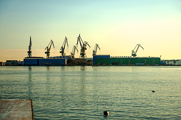 포토 JPG 해외이미지 주간 바다 하늘 사람없음 야외 중장비 조선소 기중기 산업시설 산업현장 해외포토 자연요소 산업 산업장비 파일형식 이미지허브