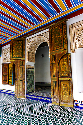 포토 JPG 해외이미지 전통 산업 여행 백그라운드 아프리카 휴가 풍경 사람없음 야외 장식 여름 파란색 컬러풀 세계 상점 정원 흰색 도시 역사 시장 재산 시원함 이슬람교 휴양지 모스크 모자이크 타운 모로코 강렬 메디나 스페인어 아랍어 안달루시아 옛날 지도책 해외포토 계절 나라 종교 컬러 책 금융 장소 스페인 파일형식 이미지허브