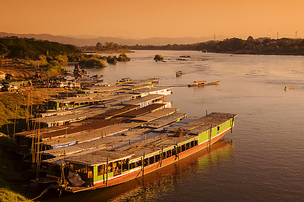 포토 JPG 해외이미지 아시아 풍경 사람없음 마을 항구 동남아시아 보트 라오스 타운 메콩강 해외포토 나라 배_교통 교통시설 도시 파일형식 이미지허브