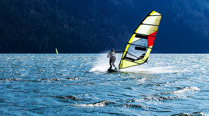 포토 JPG 해외이미지 주간 전신 스포츠 파도 바다 한명 사람 성인 야외 자유 윈드서핑 잡기 서핑보드 서핑 서퍼 성인한명만 해외포토 자연요소 1 컨셉 모션 운동선수 수상스포츠 보드_스포츠 성인만 파일형식 이미지허브