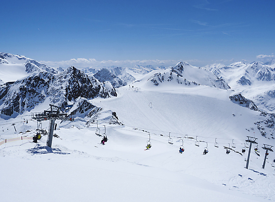 포토 JPG 해외이미지 유럽 스포츠 여행 백그라운드 겨울 자연 하늘 휴가 스키 산 파노라마 풍경 경사 사람없음 야외 파란색 맑음 봄 흰색 오스트리아 정상 휴양지 빙하 알프스 스키선수 절정 카피스페이스 해외포토 계절 나라 컬러 날씨 겨울스포츠 운동선수 촬영기법 공백 장소 생태계 파일형식 이미지허브