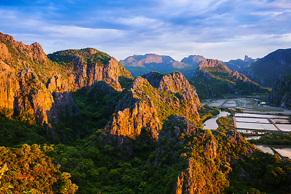 포토 JPG 해외이미지 나무 계절 공원 여행 백그라운드 겨울 오렌지 태국 자연 하늘 아침 날씨 새로움 산 사람 풍경 사람없음 야외 목재 초록색 물 여행객 일출 환경 어둠 일몰 꿈 캠핑 추위 신선 정상 시작 오르기 북쪽 내추럴 뿌연 오존 해외포토 주간 자연요소 식물 공공시설 아시아 컬러 컨셉 과일 재료 모션 레저 노을 방향 생태계 파일형식 이미지허브