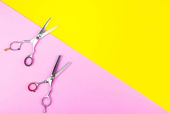 포토 JPG 해외이미지 직업 헤어스타일 디자인 여자 백그라운드 수염 기술 사람없음 빛 노란색 유행 상점 금속 장비 잡기 머리빗 우아함 은색 미용사 이발 자르기 오브젝트 날카로움 손질 몸단장 이발소 고립 돌봄 스타일리스트 이발사 철강 커터 스타일 해외포토 컬러 컨셉 모션 재질 사람 미용용품 뷰티샵 파일형식 이미지허브