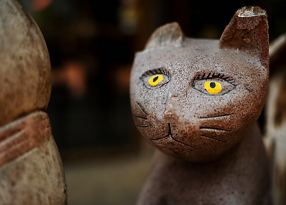 포토 JPG 해외이미지 동물 손 디자인 얼굴 조각 여행 백그라운드 자연 미술 동양인 사람없음 목재 장식 반려동물 조각상 갈색 노란색 검은색 고양이 카페 피규어 흰색 행운 오브젝트 질감 목각 고립 옛날 핸드메이드 해외포토 나무 컬러 컨셉 재료 포유류 문화예술 인종 신체부위 조형물 상점 미니어처 생태계 파일형식 이미지허브