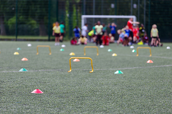 포토 JPG 해외이미지 공원 교육 어린이 스포츠 백그라운드 밭 학교 놀이 영국 잉글랜드 이벤트 사람없음 야외 초록색 친구 컬러풀 운동 경쟁 도전 게임 그룹 선택 소프트포커스 작음 런던 해외포토 공공시설 유럽 컬러 컨셉 농업 관계 촬영기법 건강 사람 크기 파일형식 이미지허브