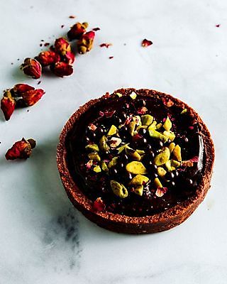 포토 JPG 해외이미지 전통 접시 커피 음식 조각 백그라운드 포크 재료 디저트 치즈 유제품 사람없음 장식 쿠키 케이크 초콜릿 이탈리아 사막 흐름 우유 프랑스 소용돌이 신선 뜨거움 액체 붓기 달콤 크림 서빙 코코아 요거트 와플 고립 무스 반투명 저지방 크림치즈 프로스팅 해외포토 식기 유럽 음료 컨셉 모션 회오리 맛 기름_음식 제빵 파일형식 이미지허브