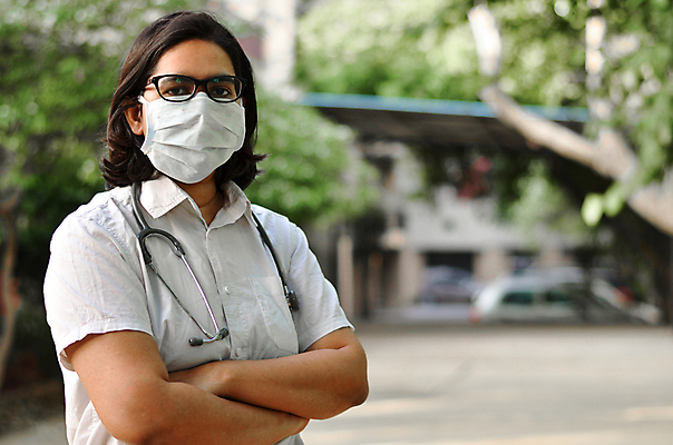 포토 JPG 해외이미지 직업 라이프스타일 컨셉 상의 유니폼 건강 병원 실험 한명 사람 성인 야외 약 고통 환자 간호사 의사 긴급 도움 호흡기관 구조원 인도인 과학자 직원 문서 수의사 돌봄 소아과의사 증상 헬프 화학자 해외포토 외국인 1 옷 감정 과학 의학 모션 동양인 생활 의료진 장기_의학 학자 파일형식 이미지허브
