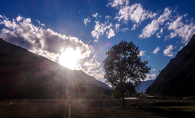 포토 JPG 해외이미지 공원 호수 여행 자연 아침 산 풍경 사람없음 야외 초록색 물 여름 파란색 반사 일출 계곡 맑음 침묵 연못 숲 내추럴 전국 절정 해외포토 주간 자연요소 계절 공공시설 컬러 날씨 노을 소리 생태계 파일형식 이미지허브