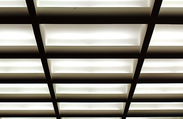 포토 JPG 해외이미지 선 건축양식 실내 사람없음 건물 빛 검은색 흰색 천장 시멘트 직사각형 인공 콘크리트 해외포토 도형 건축물 건축 컬러 내부 파일형식 이미지허브