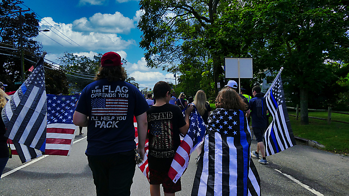 포토 JPG 해외이미지 배너 선 성인 사람없음 야외 파란색 평화 미국 줄무늬 자유 깃발 그룹 경찰 보안관 성조기 군중 심볼 법 문제 서명 애국심 명예 공화국 장교 지원 집회 항의 해외포토 직업 나라 컬러 컨셉 북아메리카 무늬 사람 국기 파일형식 이미지허브
