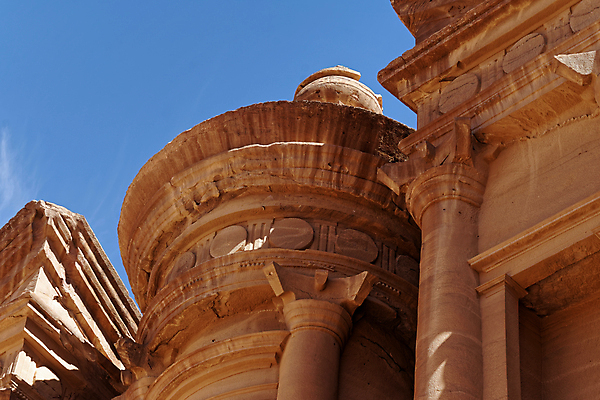 포토 JPG 해외이미지 종교 문화 모래 여행 건축양식 부분 휴가 산 파노라마 사람없음 건물 골짜기 산책 사막 골동품 죽음 무덤 사찰 화려 역사 동굴 재산 호기심 폐허 각도 사암 수도원 천연기념물 고고학 요르단 웅장함 해외포토 건축물 교육 건축 감정 컨셉 중동 종교건축 자연 휴식 촬영기법 금융 돌_바위 파일형식 이미지허브