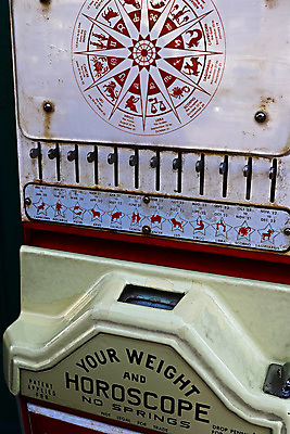 포토 JPG 해외이미지 계절 산업 포스터 하늘 건강 저울 선물 사람없음 그래픽 주방 기계 욕실 골동품 기구 생일 중세 몸무게 자르기 전갈 심볼 측정 상업 점성술 공상 파운드 암 계량기 궁수 돌봄 제어 해외포토 기념일 돈 절지류 모션 역사 질병 파일형식 이미지허브