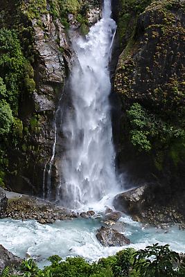 포토 JPG 해외이미지 나무 식물 모션 자연 사람없음 야외 물 환경 폭포 흐름 숲 땅 장노출 고체 해외포토 자연요소 컨셉 촬영기법 생태계 파일형식 이미지허브