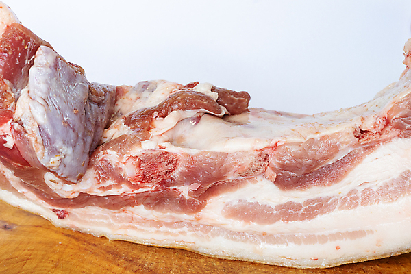 포토 JPG 해외이미지 음식 분홍색 조각 다이어트 재료 부분 육류 돼지고기 스테이크 요리 사람없음 주방 흰색 신선 바비큐 준비 날것 슬라이스 서빙 베이컨 점심식사 단백질 정육점 해외포토 컬러 식재료 서양음식 건강 상점 식사 영양소 파일형식 이미지허브