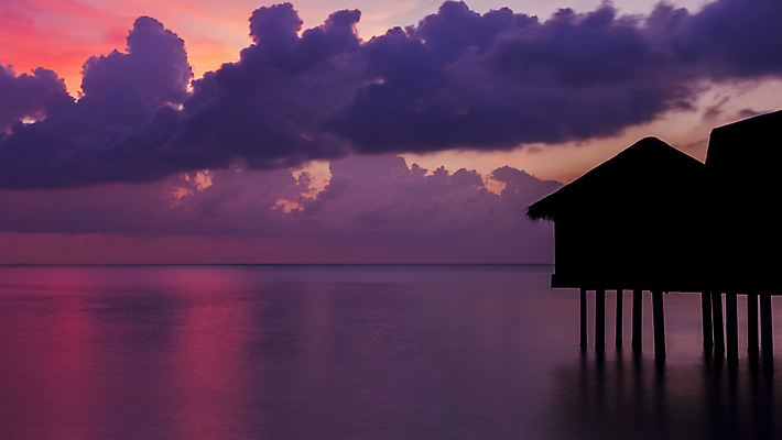 포토 JPG 해외이미지 실루엣 사람없음 물 빛 검은색 침묵 황혼 일몰 고급 야간 자주색 휴양지 장면 장노출 방갈로 석호 몰디브 넘어짐 수평선 해외포토 자연요소 아시아 컬러 컨셉 모션 숙소 촬영기법 노을 소리 장소 파일형식 이미지허브