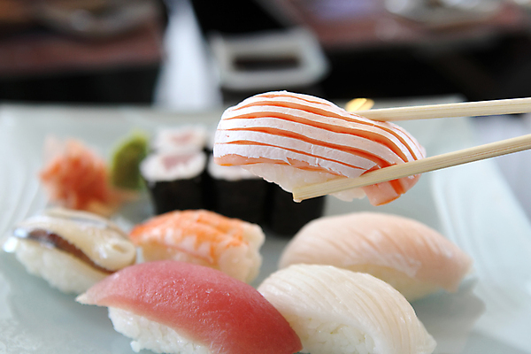 포토 JPG 해외이미지 접시 음식 젓가락 요리 사람없음 세트 계란 초밥 신선 장어 해산물 연어 모듬초밥 해외포토 식기 수저 어류 알 모듬 일본음식 파일형식 이미지허브