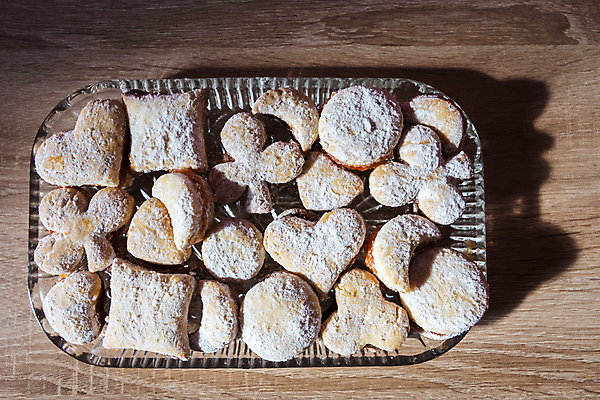 포토 JPG 해외이미지 전통 접시 꽃 유럽 음식 백그라운드 크리스마스 디저트 요리 사람없음 쿠키 주방 빵집 견과류 신선 달콤 맛 잼 가루 설탕 굽기 질감 반죽 호두 레시피 버터 성분 토막 바닐라 세르비아 핸드메이드 해외포토 식물 식기 기념일 나라 컨셉 상점 소스_음식 구이 파일형식 이미지허브