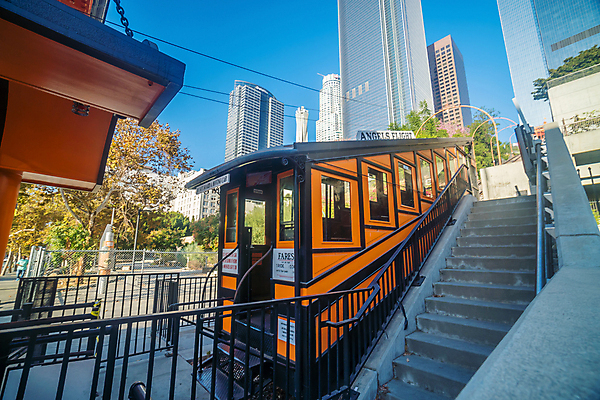 포토 JPG 해외이미지 여행 건축양식 교통시설 자동차 천사 거리 풍경 사람없음 건물 도시풍경 여행객 미국 도시 역사 도심 언덕 복고 캘리포니아 리프트 타운 일반 로스앤젤레스 선로 옛날 해외포토 건축물 건축 육상교통 교통 북아메리카 사람 시설 파일형식 이미지허브