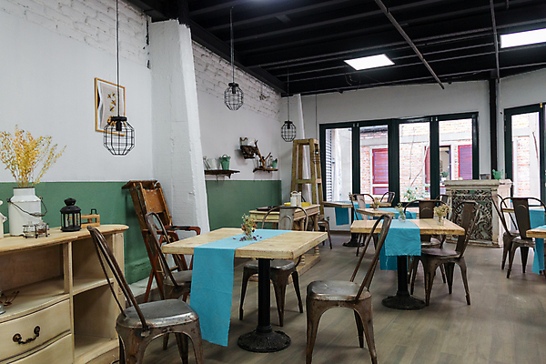 포토 JPG 해외이미지 라이프스타일 디자인 음료 가구 백그라운드 의자 비즈니스 사업가 탁자 실내 사람없음 내부 목재 장식 빛 상점 식당 방 수확 흰색 바 고급 우아함 소프트포커스 작음 계산대 천장 바리스타 카페테리아 소매 따뜻한음료 스타일 해외포토 나무 직업 컬러 생활용품 컨셉 농업 재료 촬영기법 생활 크기 파일형식 이미지허브