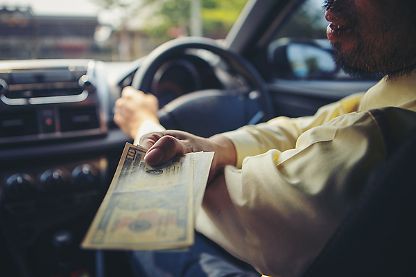 포토 JPG 해외이미지 직업 여자 행복 도로 여행 돈 비즈니스 교통시설 노동자 거리 한명 미소 안전 사람 동양인 자전거 운전 스쿠터 오토바이 도시 업무 운전사 승차 헬멧 고객 서비스 만족 주기 상업 택시 승객 질서 온라인 모터 라이더 해외포토 1 감정 길 교통 모션 승용차 자동차 표정 인종 바이크 예절 작업 재산 보호장비 시설 파일형식 이미지허브