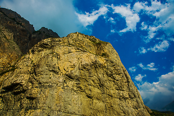 포토 JPG 해외이미지 구름 유럽 여행 밭 하늘 산 풍경 경사 사람없음 일상 초록색 여름 파란색 계곡 바위 정상 오솔길 언덕 러시아 장면 북쪽 흐림 웅장함 수평선 스코틀랜드 산맥 해외포토 자연요소 계절 나라 길 컬러 농업 날씨 영국 라이프 돌_바위 방향 파일형식 이미지허브