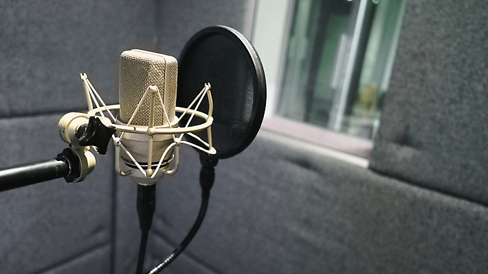 포토 JPG 해외이미지 직업 음악 백그라운드 노래 통신 전등 사람없음 금속 검은색 소리 콘서트 공연 장비 무대 흰색 닫기 역 마이크 오브젝트 라디오 오디오 방송 목소리 고립 넘어짐 뮤지컬 보컬 팝 생존 해외포토 컬러 음향기기 교통시설 모션 재질 문화예술 조명 이벤트 전자제품 파일형식 이미지허브