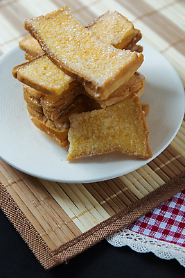 포토 JPG 해외이미지 접시 음식 빵 조각 백그라운드 다이어트 건조 사람없음 갈색 주방 식사 저녁식사 빵집 흰색 신선 도자기 맛 아침식사 낟알 설탕 두루마리 굽기 만취 먹기 질감 슬라이스 토스트 고립 해외포토 식기 컬러 컨셉 모션 건강 상점 구이 술취함 파일형식 이미지허브