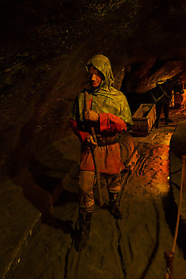 포토 JPG 해외이미지 유럽 길 조각 여행 건축양식 사람 사람없음 목재 세계 조각상 교회 여행객 그룹 복도 중세 터널 동굴 재산 크리스탈 땅 회의실 천장 아치 박물관 소금 광택 지하 동쪽 폴란드 깊이 르네상스 짠맛 크라쿠프 해외포토 나무 건축 나라 재료 종교건축 건물 금융 조형물 역사 맛 광석 방향 파일형식 이미지허브