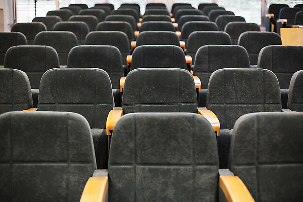 포토 JPG 해외이미지 교육 선 의자 비즈니스 회의 실내 이벤트 사람없음 내부 빨간색 사무실 방 무대 발표 영화관 극장 필름 영화 회의실 대학교 쇼 일반 객석 세미나 오페라 줄서기 해외포토 컬러 가구 학교 모션 문화예술 파일형식 이미지허브