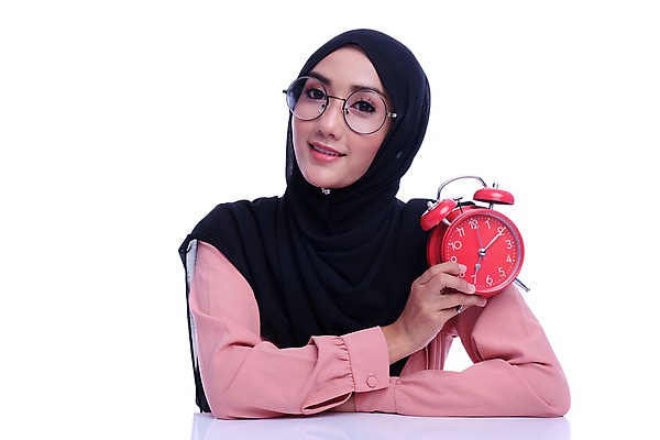 포토 JPG 해외이미지 직업 라이프스타일 응시 감정 종교 시계 손가락 아이디어 한명 손짓 20대 성인 가로 경제 숫자 보라색 기쁨 가리킴 표현 시간 비즈니스우먼 자신감 입 중앙 이슬람교 자르기 긍정 보여주기 히스패닉 경영 고립 관리자 마감 아랍어 카운트다운 해외포토 문자 1 손 시선 여자 컬러 컨셉 비즈니스 모션 사람 청년 생활 신체부위 직장인 파일형식 이미지허브