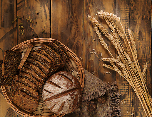 포토 JPG 해외이미지 실내 사람없음 하이앵글 소쿠리 삼베 슬라이스 호밀빵 호밀 나무배경 해외포토 빵 뷰포인트 백그라운드 곡류 내부 바구니 파일형식 천_직물 이미지허브