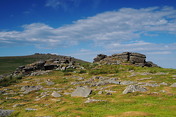 포토 JPG 해외이미지 구름 공원 자국 자연 하늘 잉글랜드 파노라마 풍경 사람없음 야외 파란색 걷기 맑음 침묵 하이킹 바위 흰색 시골 황무지 오솔길 청소 언덕 지역 멀리 방앗간 고립 다트무어 서쪽 선로 울퉁불퉁 전국 화강암 해외포토 자연요소 공공시설 길 컬러 모션 레저 날씨 영국 촬영기법 소리 암석 방향 생태계 파일형식 이미지허브