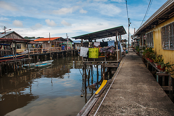 포토 JPG 해외이미지 아이콘 공원 행복 아시아 모래 바다 섬 자연 휴가 휴식 주택 풍경 사람없음 물 반사 평화 마을 자유 보트 크리스탈 말레이시아 집시 해외포토 자연요소 공공시설 감정 나라 컨셉 배_교통 건물 광석 생태계 파일형식 이미지허브