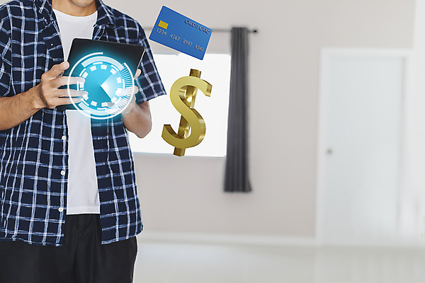 포토 JPG 해외이미지 백인 라이프스타일 응시 남자 행복 컨셉 돈 비즈니스 통신 성공 모바일 휴식 주택 실내 한명 사람 앉기 동양인 성인 금융 스마트폰 쇼핑 소파 방 구매 결제 온라인 해외포토 서양인 1 시선 감정 의자 모션 인종 내부 건물 생활 경제 핸드폰 스마트기기 재산 파일형식 이미지허브