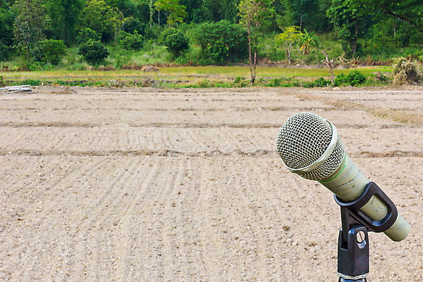 포토 JPG 해외이미지 계절 산업 길 지구 음악 컨셉 패턴 밭 통신 자연 회의 풍경 이벤트 사람없음 야외 빛 농장 농경지 우주 환경 금속 공연 장비 시골 땅 마이크 오브젝트 만들기 전자 쇼 오디오 방송 목소리 노래방 땅바닥 뮤지컬 쟁기 생존 해외포토 음향기기 무늬 농업 비즈니스 모션 재질 문화예술 바닥 전자제품 생태계 파일형식 이미지허브