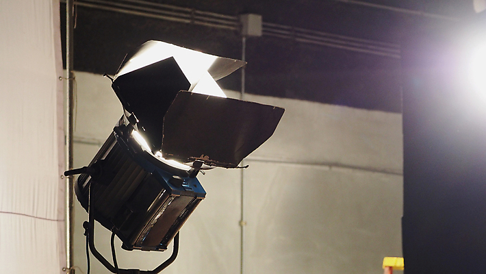 포토 JPG 해외이미지 직업 디자인 산업 백그라운드 추상 전등 조명 사람없음 빛 세트 카메라 검은색 어둠 장비 무대 수확 흰색 램프 업무 영화관 필름 영화 오브젝트 네온 스포트라이트 동영상 빛망울 고립 블러 주도 해외포토 컬러 무늬 농업 문화예술 전자제품 예절 작업 극장 파일형식 이미지허브